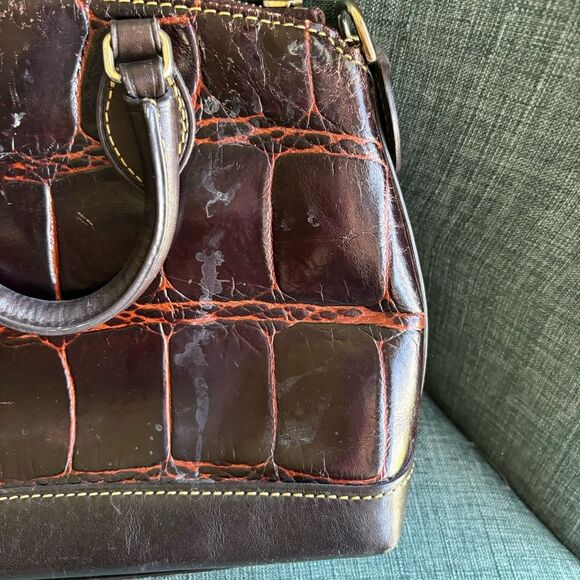 Dooney & Bourke Vintage Crocodile crossbody handle bag.  Dark brown - GUC. - Picture 6 of 13